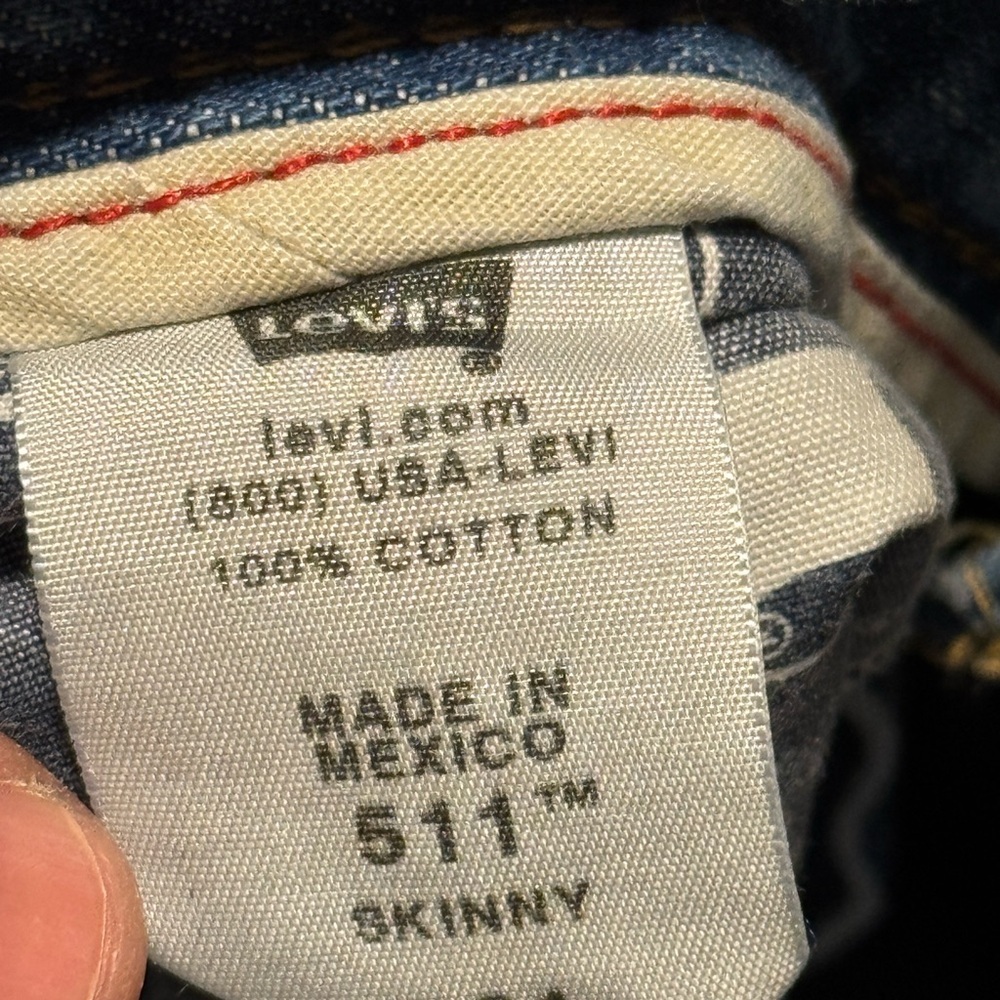 Levi's Classic Blue Denim Cut-Off Shorts - Picture 3 of 4